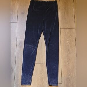 NWOT ARITZIA WILFRED FREE Daria Velvet Leggings in Purple size L